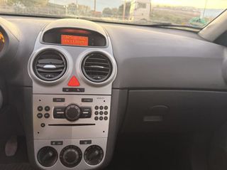 Opel Corsa 2011-thumb-12