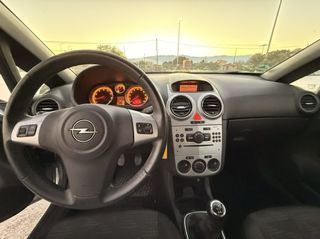 Opel Corsa 2011-thumb-10