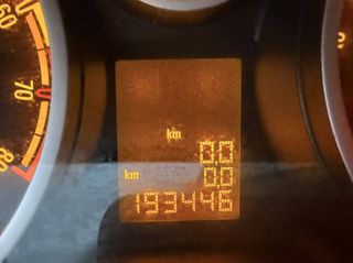 Opel Corsa 2011-thumb-11