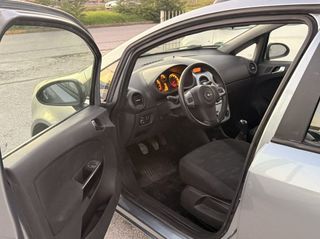 Opel Corsa 2011-thumb-7