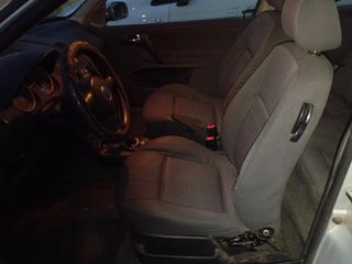Volkswagen Polo 2000 16V 75 HP-thumb-5