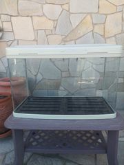 Πωλείται ενυδρειο 130 λιτρων με φιλτρο εσωτερικό