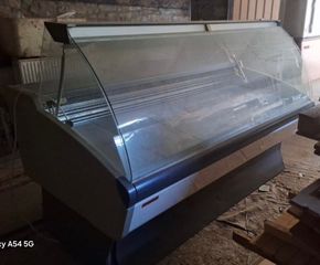 Ψυγείο βιτρίνα συντήρηση κρεάτων η τυριών αλλαντικών.