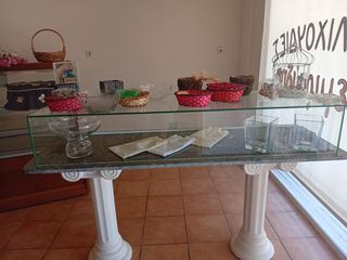 Βιτρίνα για γλυκά και διάφορα είδη