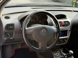Opel Corsa 2005 C-thumb-7