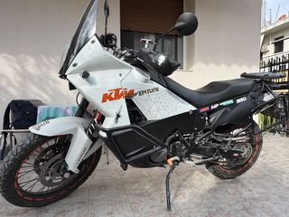 KTM 990 Adventure 2010-thumb-7
