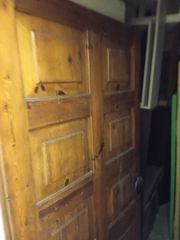 Ξύλινη μασίφ εξώπορτα 1 × 1,98 m από έλατο – παραδοσιακή, στιβαρή κατασκευή