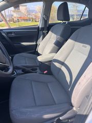 Toyota Corolla 2017-thumb-6