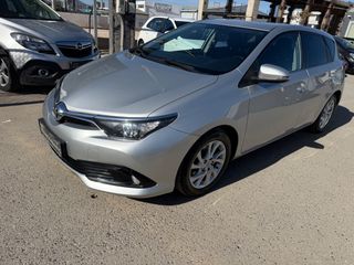 Toyota Auris 2015 Toyota Auris 1.6 D-4D-thumb-5