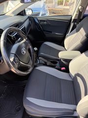 Toyota Auris 2015 Toyota Auris 1.6 D-4D-thumb-13