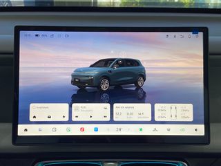 Leapmotor B 10 2026 Design Hybrid EV Panorama-thumb-25