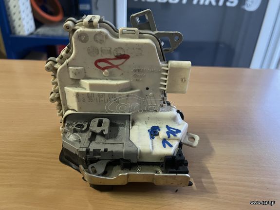 Audi/Porsche κλειδαριά εμπρός δεξιά 8J1837016C 6PIN