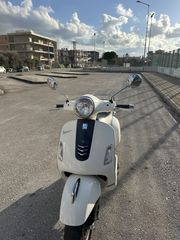 Piaggio Vespa GTS 300 2018 Yacht Club