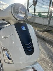 Piaggio Vespa GTS 300 2018 Yacht Club-thumb-10