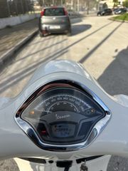 Piaggio Vespa GTS 300 2018 Yacht Club-thumb-11