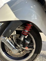 Piaggio Vespa GTS 300 2018 Yacht Club-thumb-17