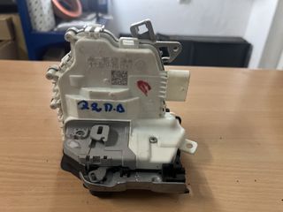 Audi Κλειδαριά πίσω δεξιά 8K0839016H 5PIN