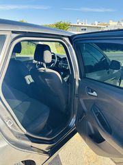 Ford Focus 2016 STATION WAGON-thumb-6