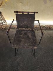 Καρέκλες και τραπέζια εστίασης