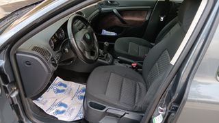 Skoda Octavia 2011-thumb-8