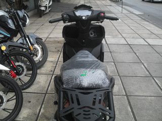 Keeway 2026 icon 125-thumb-5