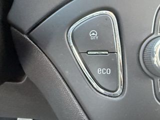 Opel Corsa 2017-thumb-16