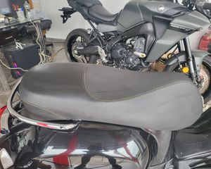 Piaggio Vespa GTS 300 2019 SUPER SPORT DIGITAL-thumb-2