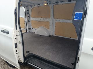 Mercedes-Benz Vito 2017 111CDi Long L2H1-thumb-11