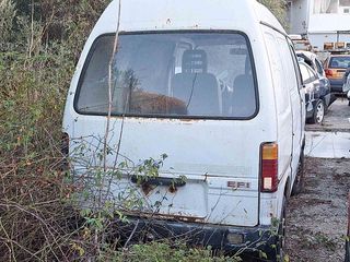 Daihatsu Hijet 2000-thumb-2