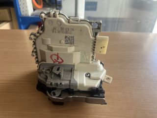Audi Κλειδαριά πίσω δεξιά 8X0839016 6PIN