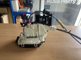 Mercedes Κλειδαριά πίσω δεξιά A2047302835 4PIN