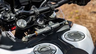 Yamaha XTZ 700 Tenere World Raid 2026-thumb-4