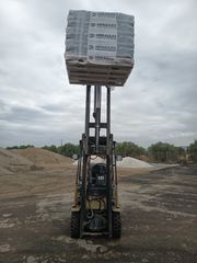 CAT 1999 Caterpillar 2.5-thumb-1
