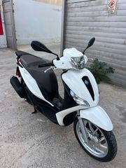 Piaggio Medley 150 2022-thumb-1