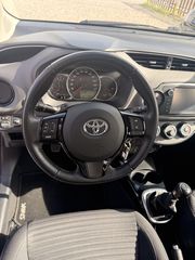 Toyota Yaris 2016-thumb-12