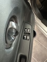 Nissan Note 2014-thumb-12