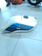 ΤΕΠΟΖΙΤΟ KAWASAKI GPZ 250-305-thumb-1