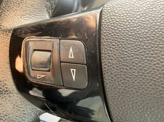 Opel Corsa 2009-thumb-11