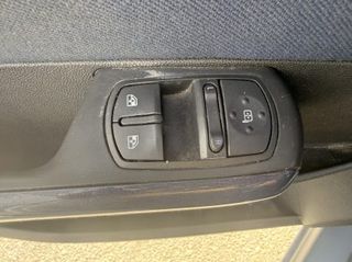 Opel Corsa 2009-thumb-13