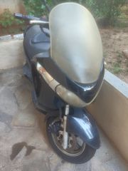 Suzuki Burgman 125 ολόκληρο