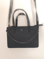 Kendall + Kylie Mini Μαύρη Τσάντα – Brand New με Προστατευτικά
