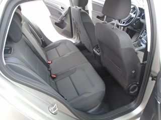 Volkswagen Golf 2020 1.6 TDI BLUEMOTION-thumb-18
