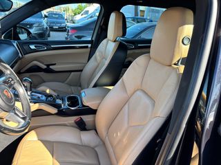 Porsche Cayenne 2016-thumb-10