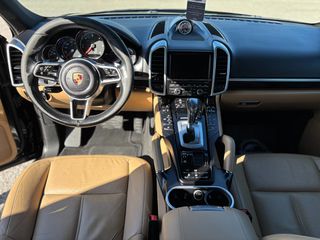Porsche Cayenne 2016-thumb-9