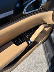 Porsche Cayenne 2016-thumb-14