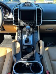Porsche Cayenne 2016-thumb-13