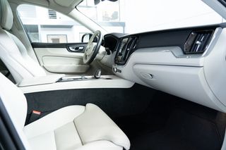 Volvo XC 60 2023 ΕΛΛΗΝΙΚΟ/ T6 / PLUS DARK EDITION/ PANORAMA-thumb-41