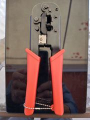 Πρεσα ακροδεκτων δικτύου