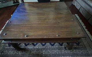 Ξύλινο τραπέζι σαλονιού