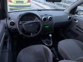 Ford Fusion 2004-thumb-8